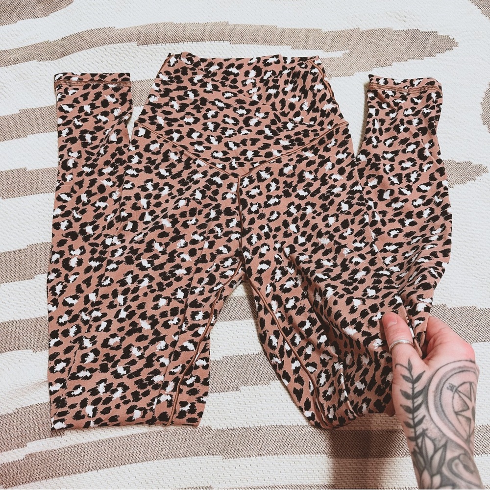 Aerie leopard v cross front legging XS play style - Picture 2 of 8